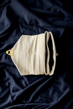 Rahatlık Ve Şıklığın Buluştuğu Bayan Omuz Çantası Çift Gözlü Beyaz