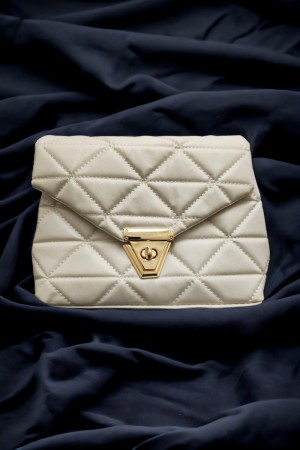 Rahatlık Ve Şıklığın Buluştuğu Bayan Omuz Çantası Çift Gözlü Beyaz