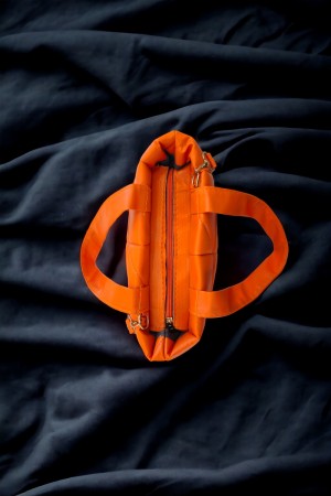 Rahatlık Ve Şıklığın Buluştuğu Bayan Omuz Çantaları Turuncu Askılı