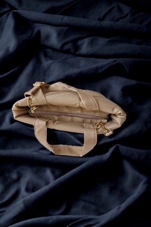 Rahatlık Ve Şıklığın Buluştuğu Bayan Omuz Çantası Krem Omuz